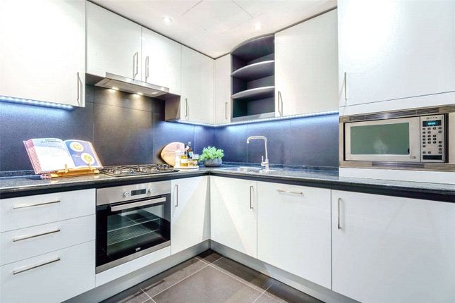 Flat to rent in Circus Apartments, Canary Riverside