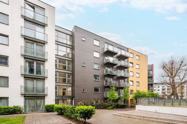Thumbnail Flat for sale in Madison Building, Greenwich, London