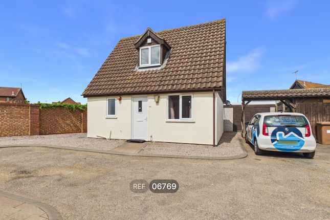 2-bed house on Chatsfield, Peterborough, £975/mo