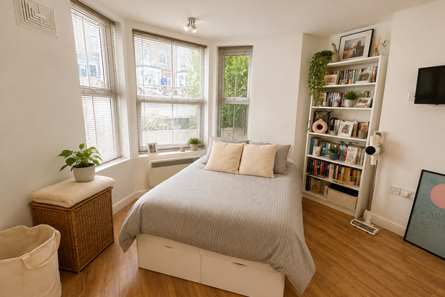 Flat 1 154, Tufnell Park Road, London photo 3