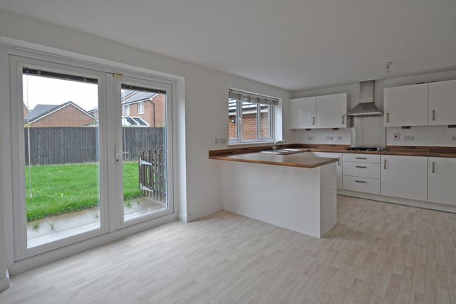 8, Ebbw Close, Newport photo 3