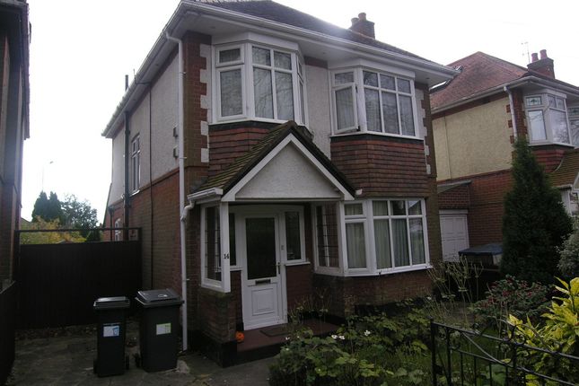 Thumbnail Property to rent in Redhill Avenue, Winton, Bournemouth