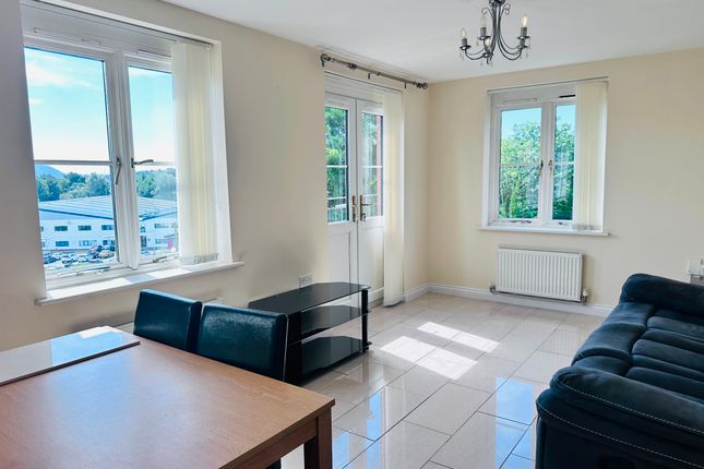 44 Meadow Bank, Neath photo 4