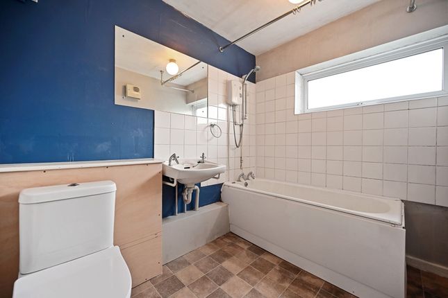 Flat for sale in St. Albans Road, Cheam