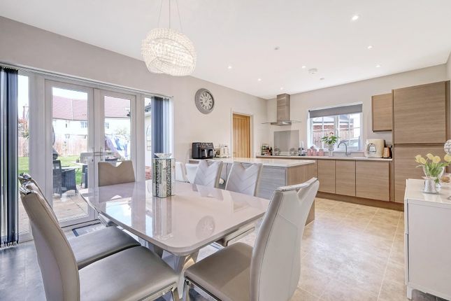 16, Owers Place, Dunmow photo 2