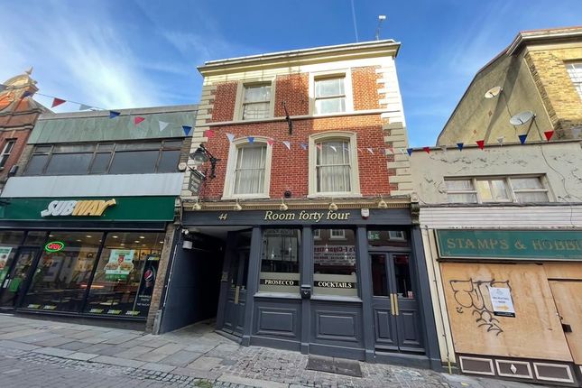 Pub/bar for sale in High Street, Gravesend