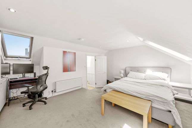 Flat for sale in Airedale Road, Nightingale Triangle, London