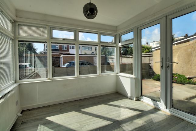 26, Roberts Road, Lancing photo 4