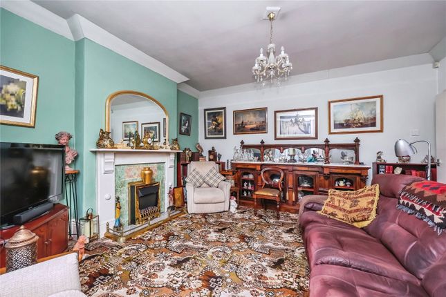 8, Alexandra Avenue, Nottinghamshire photo 4