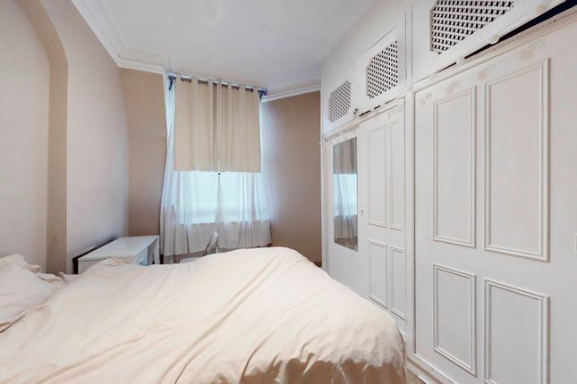 9A, Alexandra Court, London photo 4