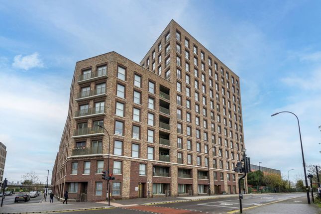 Thumbnail Flat to rent in Tiller House, Gallions Reach, London