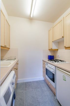 Flat to rent in Philbeach Gardens, Earls Court, London