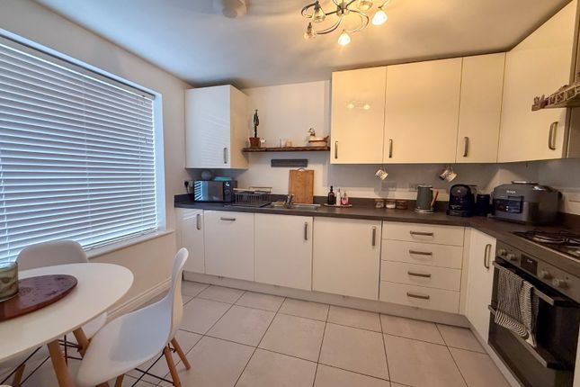 Darsdale Drive, Wellingborough photo 3
