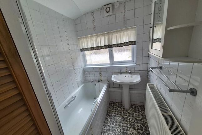 26, Thomas Street, Penygraig photo 4