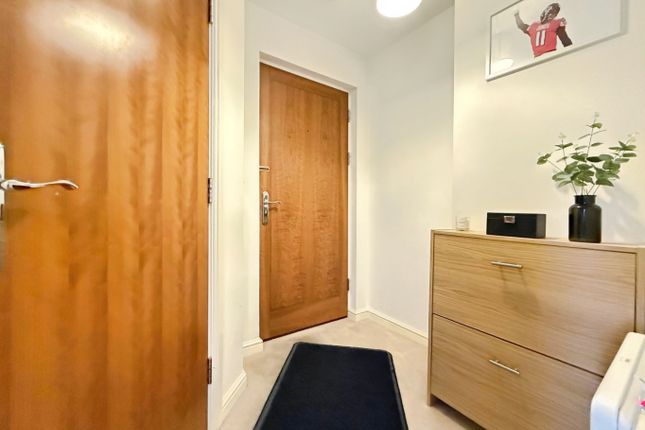 47, Moorland Green, Swansea photo 4