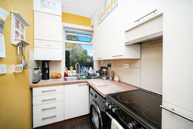 34, Restalrig Square, Restalrig, Edinburgh photo 4