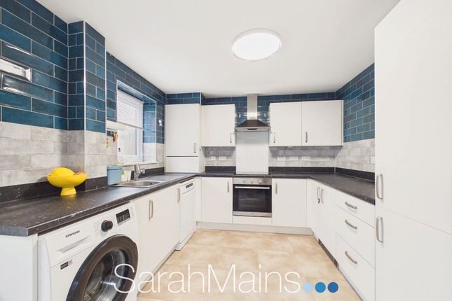 17 Castlesteads Way, Newcastle Upon Tyne photo 2