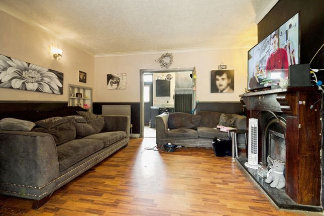 91, Farfield Road, Huddersfield photo 4
