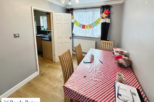39, Westonview Avenue, Staffordshire photo 4