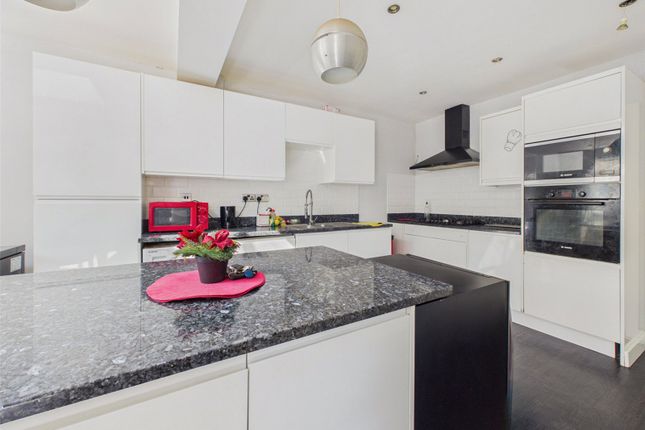 33, Blackthorn Avenue, Middlesex photo 5