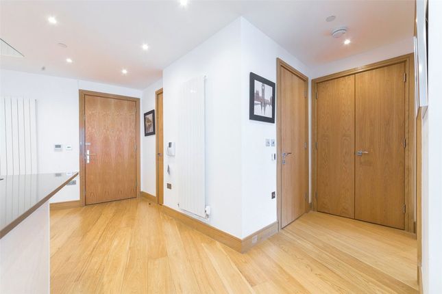 Apartment 1108, Arena Tower, 25, Crossharbour Plaza, London photo 4