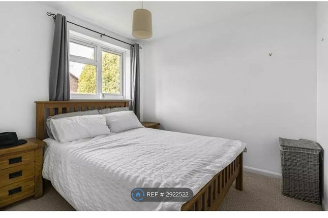 Hawksworth Close, Grove, Wantage photo 5