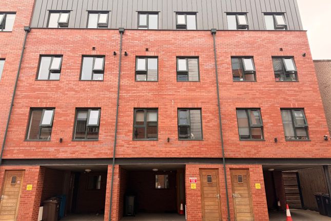 Studio parking on Parking Space, 22, Dun Street, Sheffield, £75/mo