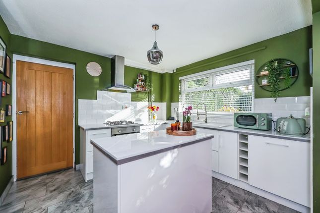 14, Garrett Grove, Nottinghamshire photo 2