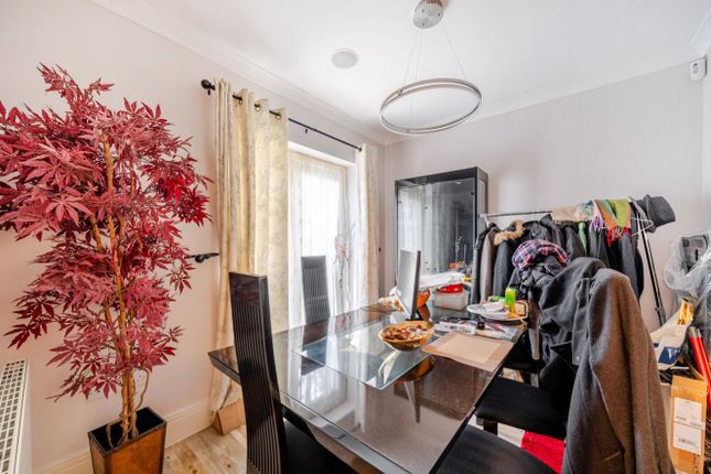 10, Fauna Close, Stanmore photo 4