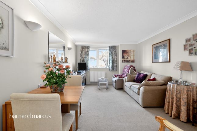Flat 11, St Elizabeths Court, Mayfield Avenue, London photo 3