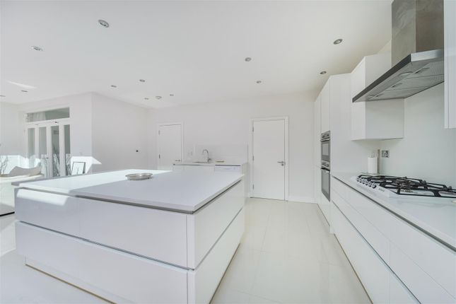 37, Clarendon Gardens, WEMBLEY photo 4