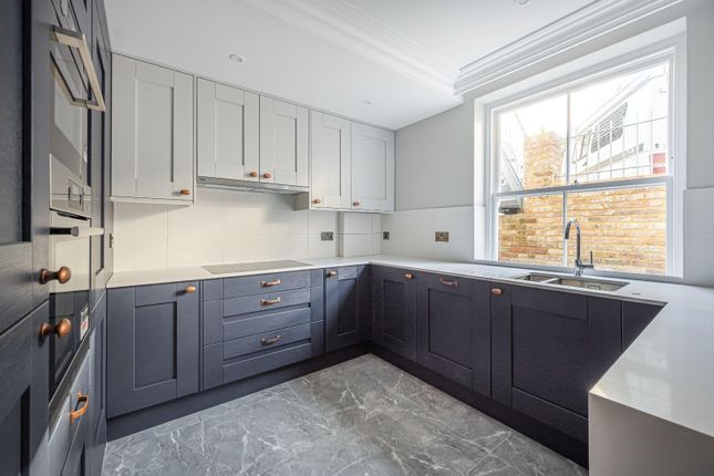 Flat for sale in 2 Howard Square, Eastbourne