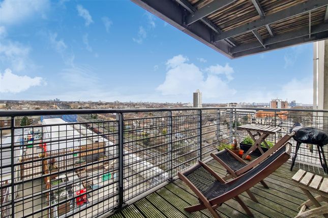 Flat for sale in Forest Lane, London