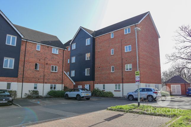2-bed flat on 22 Centrifuge Way, Farnborough, Hampshire, £230,000