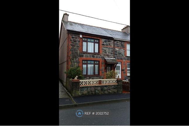 Semi-detached house to rent in Llys Idris, Llanrug, Caernarfon