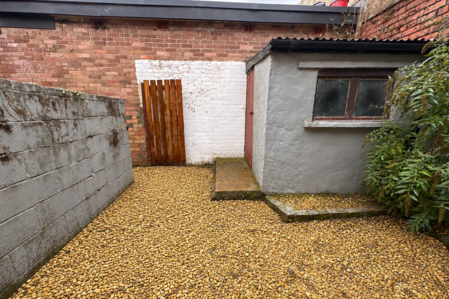 105 Regent Street, Treorchy photo 4