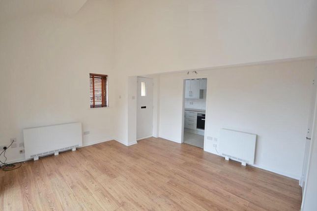 13, Hartwort Close, Milton Keynes photo 4