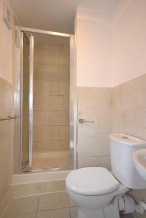 Flat 3, 174, Elm Park Road, Reading photo 5
