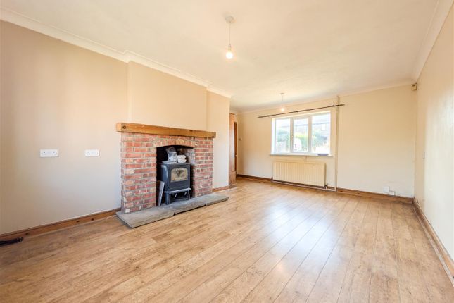 18, Manor Rise, Huddersfield photo 3