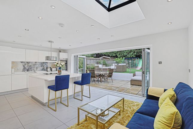 8, The Drive, Buckhurst Hill photo 2