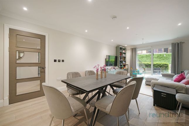 Flat 4, Spectrum Apartments, Hendon photo 4