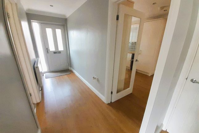 8, Pemberton Park, Llanelli photo 2