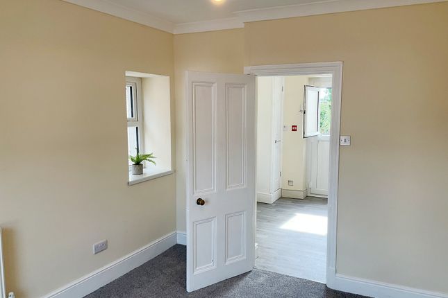 44A, College Street, Ammanford photo 4