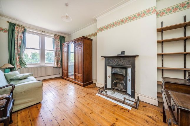 17, Western Gardens, London photo 4