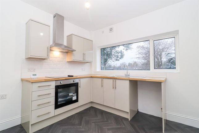 10,, Dudfleet Lane, Wakefield photo 2