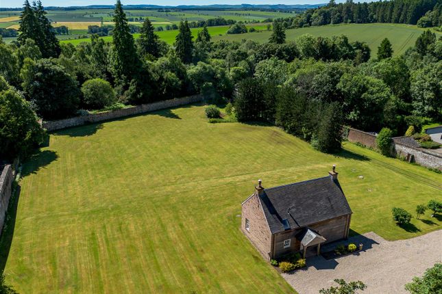 2-bed house on Tudor Cottage, Methven Castle, Methven, £450,000
