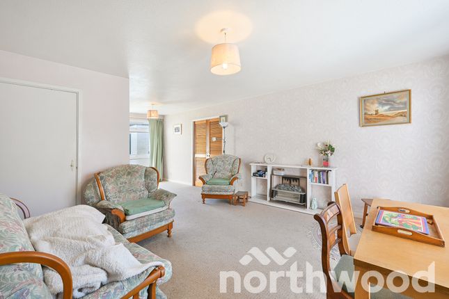 31, Kelvin Close, Epsom photo 2