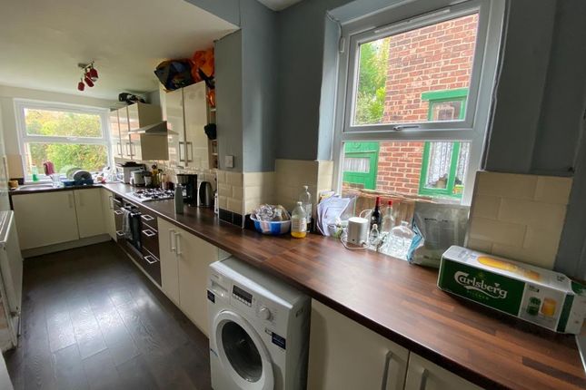 43, School Grove, Manchester photo 2