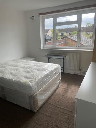 Room to rent in Salford Road, Marston, Oxford