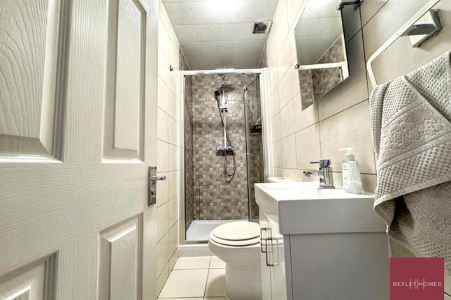 2, Sutcliffe Road, London photo 3